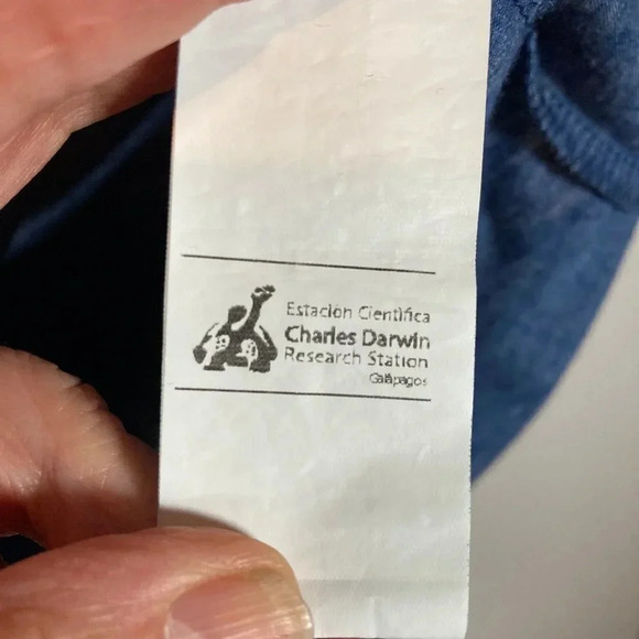 Charles Darwin Galapagos Giant Tortoise T-Shirt,‎ Heathered Blue, Small (G/L) - Picture 6 of 8